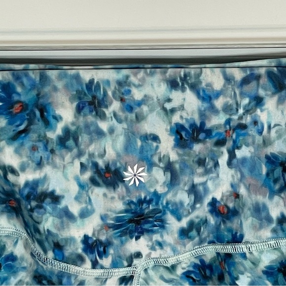 Athleta Salutation Stash pocket leggings tights opaline floral blue 47285 - Picture 6 of 12